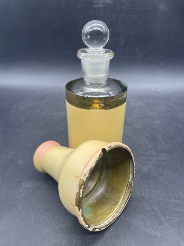 Rara bottiglia profumo europea